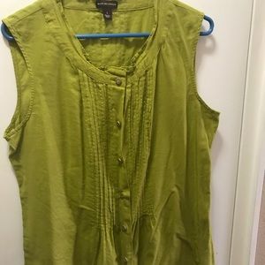 🌸🌸🌸Sleeveless button up blouse